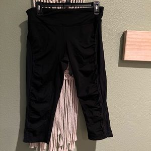 Lululemon size 10 crop leggings